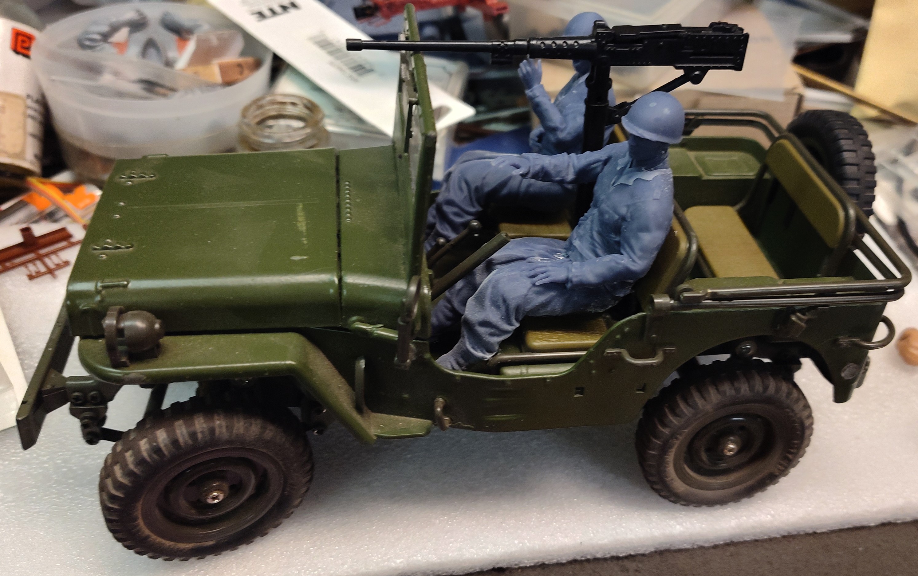 figuresjeep1.jpg